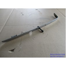 ROLLS-ROYCE SPIRIT - BENTLEY - LEFT HAND LOWER HEADLAMP TRIM UD23407